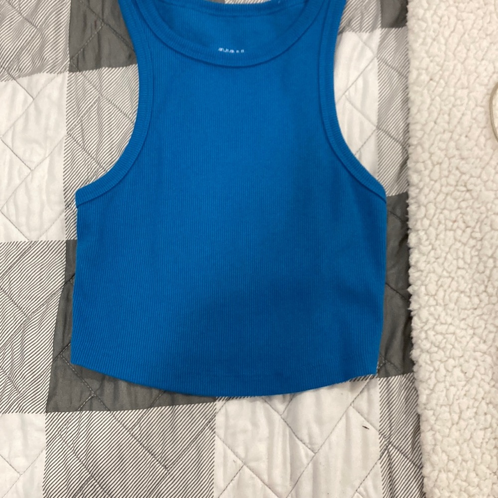 Blue crop tops